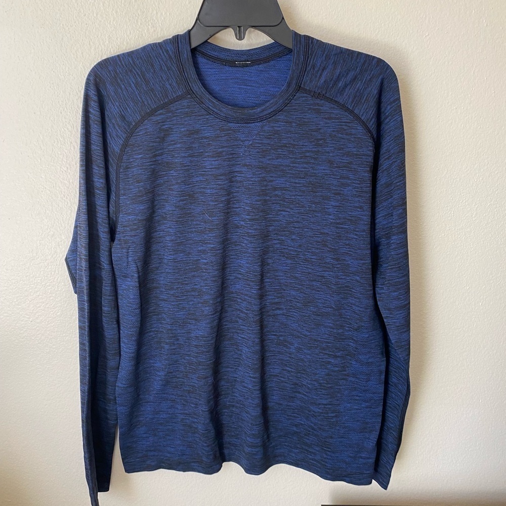 Lululemon Men’s Activewear Long Sleeve Shirt in Heathered Blue Size M Athletic